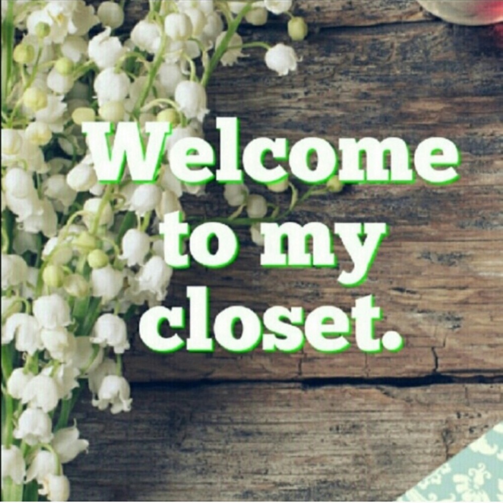 Welcome to my closet! 🌵🌸